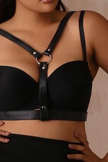 plus-size-leather-lingerie-5-best-outfits