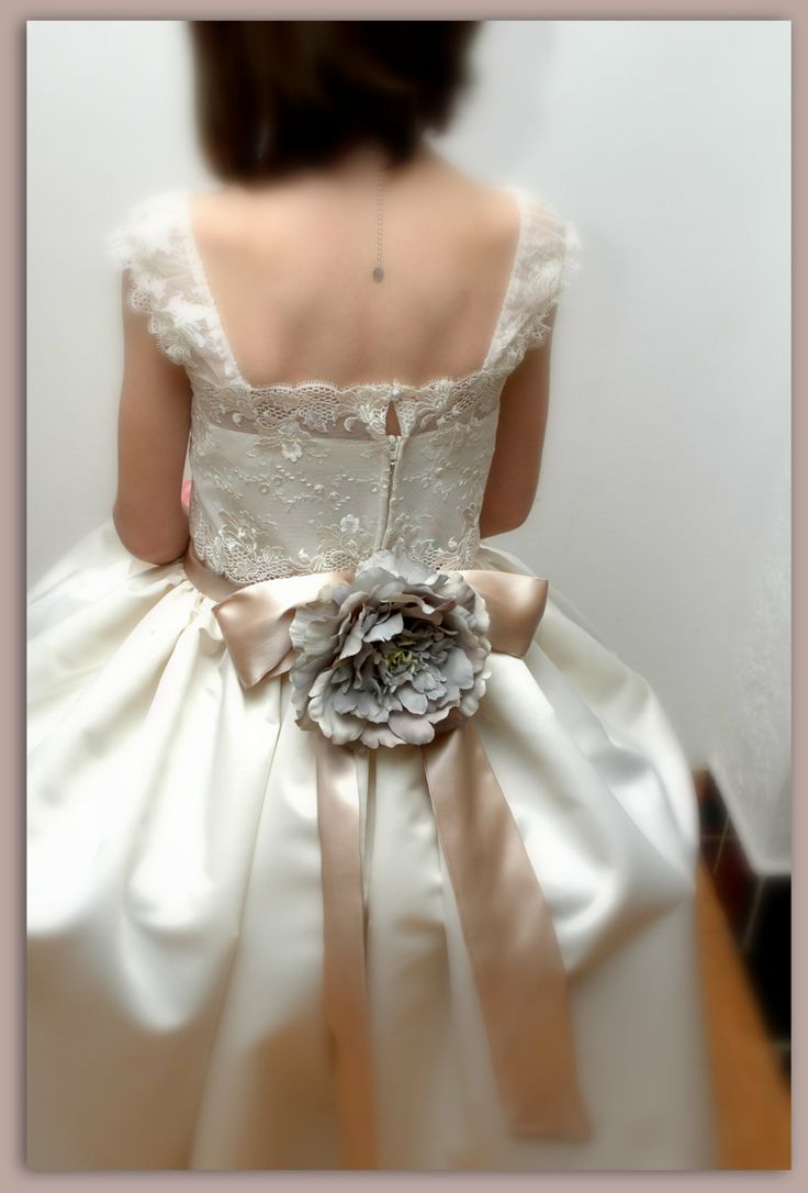 plus-size-white-dress-for-church4 | curvyoutfits.com