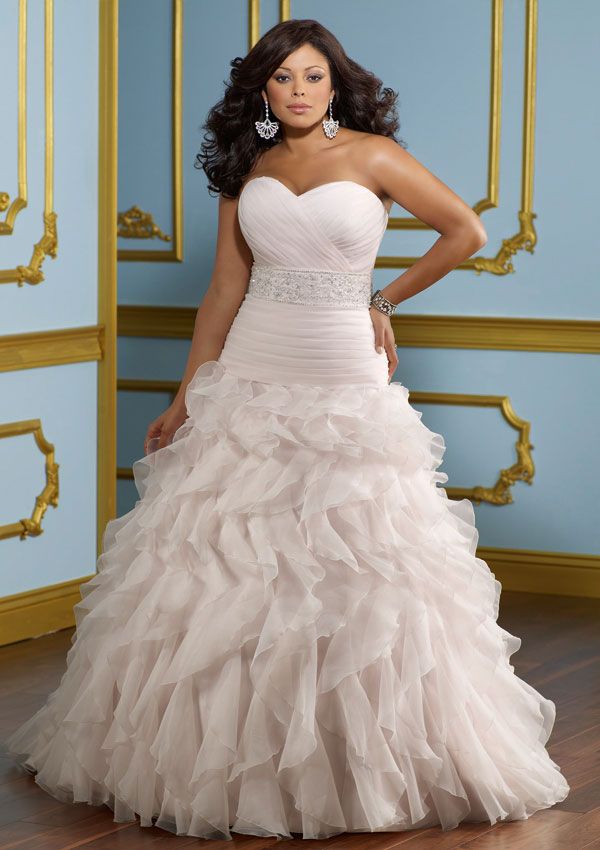 how-to-find-the-right-color-for-your-stunning-plus-size-wedding-dress3