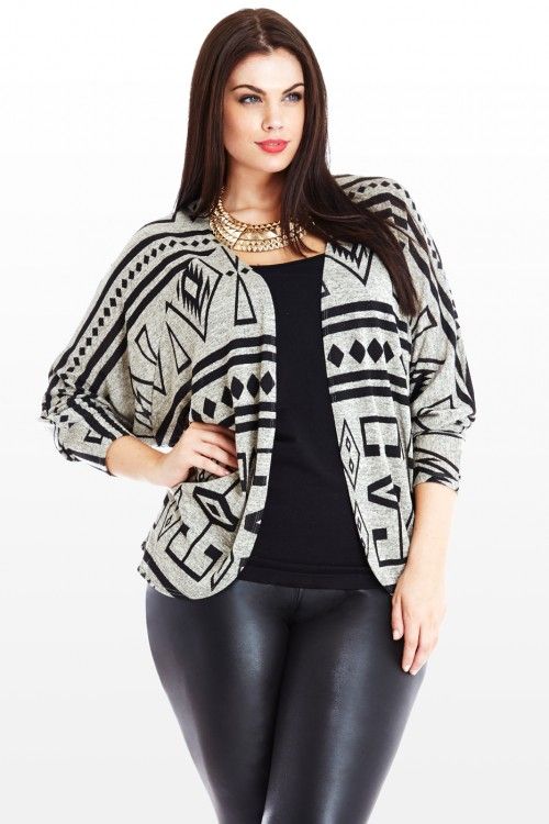 5-plus-size-christmas-outfits-with-leather-pants-that-flatter-your-body1