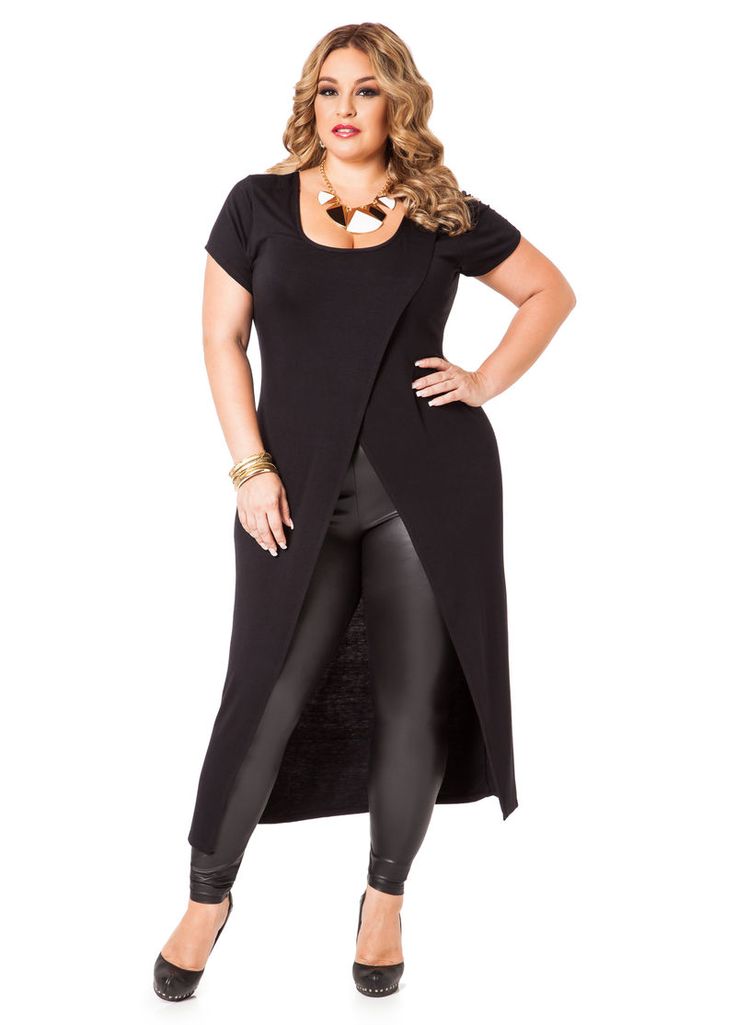 5 plus size Christmas outfits with leather pants that flatter your body
