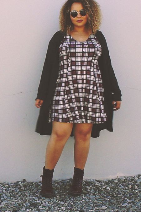 5-ways-to-wear-a-plaid-dress-at-christmas-parties-4