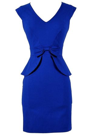 5-ways-to-wear-plus-size-a-blue-electric-dress-at-new-years-eve-4