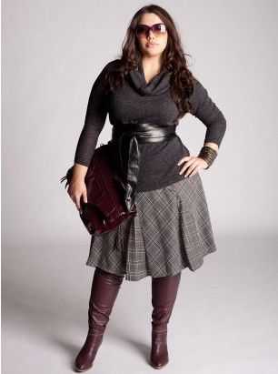 5-ways-to-wear-a-plus-size-plaid-skirt | curvyoutfits.com