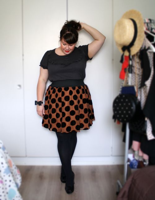 5-ways-to-wear-a-polka-dot-skirt-without-looking-frumpy-4