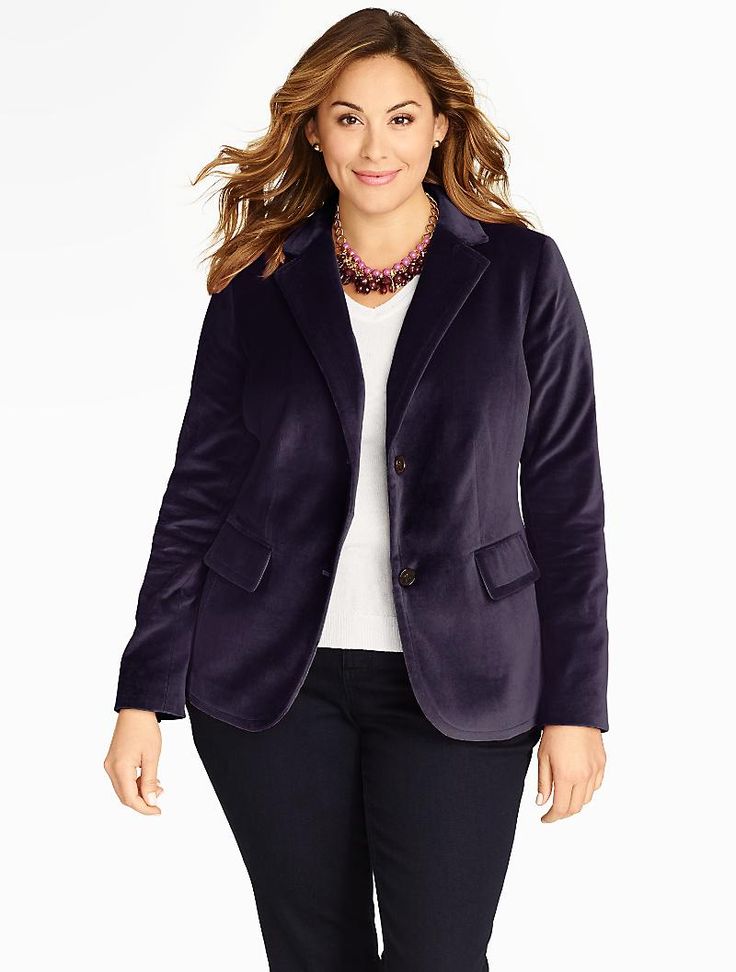 5-ways-to-wear-a-plus-size-velvet-blazer-in-style-4