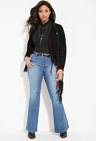 how-to-wear-plus-size-flared-jeans-in-spring-2