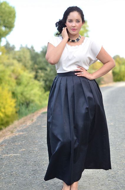 how-to-wear-plus-size-satin-skirts-in-style-2