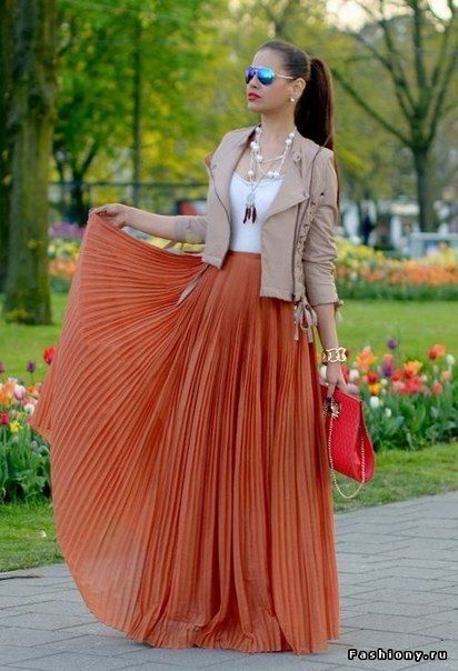 plus-size-pleated-skirts-for-spring-style | curvyoutfits.com